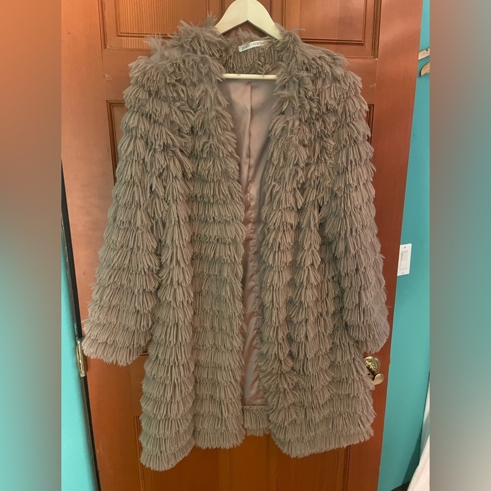 Saints and secrets fringe faux fur coat - Picture 2 of 10
